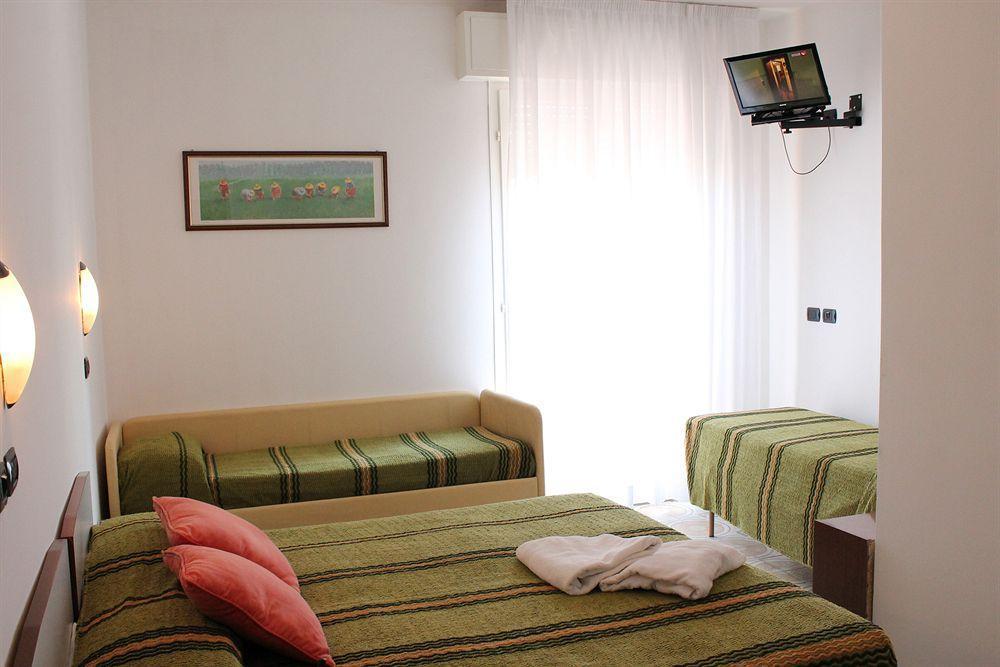 Hotel Maria Serena Rimini Exterior photo