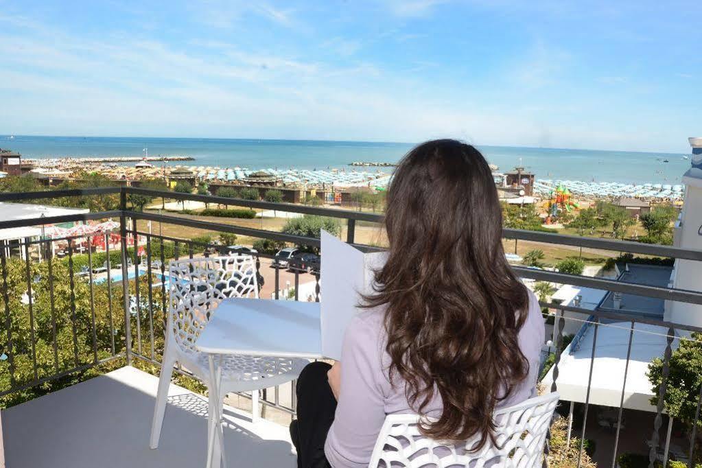 Hotel Maria Serena Rimini Exterior photo