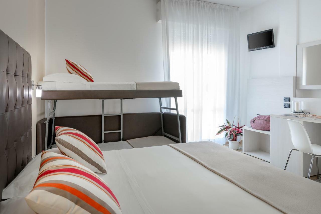 Hotel Maria Serena Rimini Exterior photo